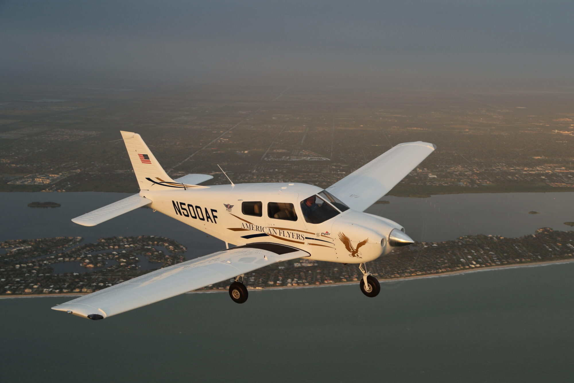 Piper Aircraft Celebrates First Pilot 100i Delivery Outside Continental U.S. to Inter American University 4