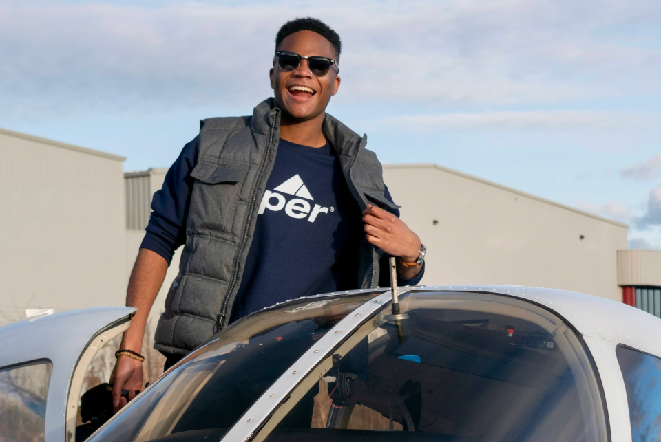Blogs & Guides 1 Jordon Gyapong, a student pilot and Piper Brand Ambassador